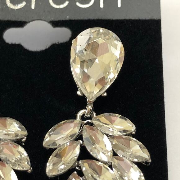 Clear Faceted Rhinestone Cluster Drop Earrings - Picture 6 of 8